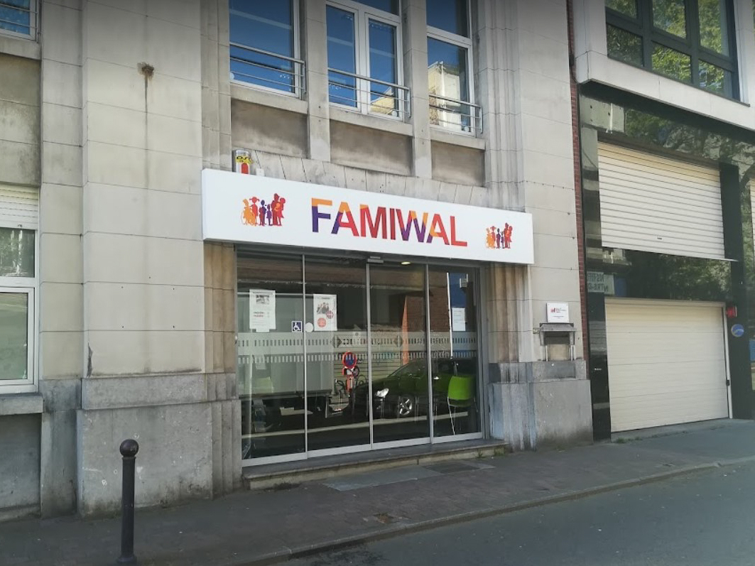 entrée bâtiment de Famiwal Charleroi